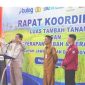 Menteri Pertanian RI, Andi Amran Sulaiman, saat menghadiri rapat koordinasi luas tambah tanam dan penyerapan gabah dan beras tahun 2025 di halaman Gudang Bulog Danurejo, Mertoyudan, Magelang, Selasa (25/2/2025).