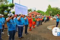 Sebanyak 80 petugas PLN UP3 Pekalongan Apel Siaga Pengamanan Suplai Kelistrikan dan Cek Kondisi Alat di Halaman Kantor PLN UP3 Pekalongan, Jumat (28/2/2025).