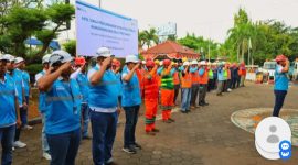 Sebanyak 80 petugas PLN UP3 Pekalongan Apel Siaga Pengamanan Suplai Kelistrikan dan Cek Kondisi Alat di Halaman Kantor PLN UP3 Pekalongan, Jumat (28/2/2025).