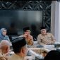 Bupati Rembang H. Harno dan Wakil Bupati Rembang M. Hanies Cholil Barro' bersama jajaran kepala OPD di ruang rapat Bupati, Senin (3/3/2025).