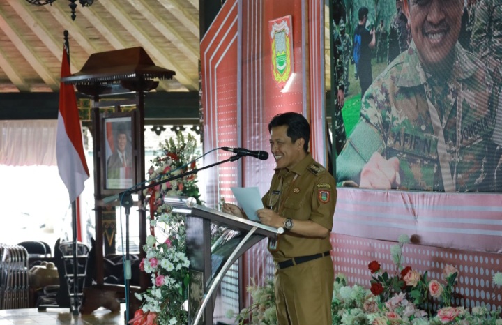 Bupati Wonosobo, Afif Nurhidayat saat sambutan Pengantar Tugas Bupati dan Wakil Bupati Wonosobo Periode 2025-2030 di Pendopo Selatan, Senin (3/2/2025).