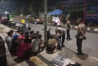 Jajaran Polsek Sapuran sedang mengamankan 15 remaja yang terlibat dalam aksi perang sarung di wilayah Kecamatan Sapuran, Kabupaten Wonosobo, Selasa (4/3/2025).