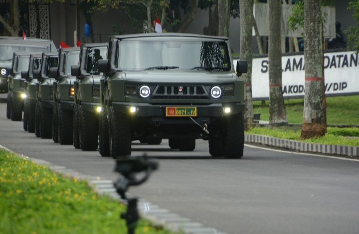 Kodam IV/Diponegoro Terima 39 Unit Kendaraan Khusus Jeep 4x4 Maung MV3 dari Kementerian Pertahanan Republik Indonesia.