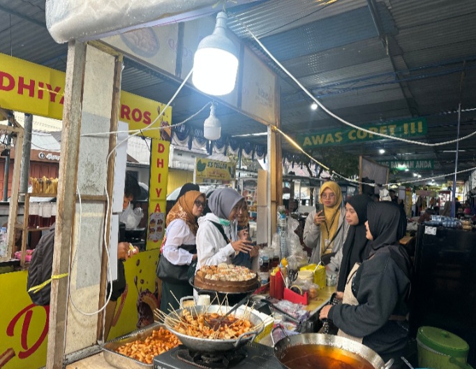 Dinas Kesehatan (Dinkes) Kabupaten Wonosobo melaksanakan pemantauan keamanan pangan di sejumlah pujasera dan pasar tradisional, (10/3/2025).