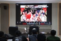 Jajaran Polres Demak bersama awak media mengikuti acara 'Buka Puasa Polri Bersama Media' oleh Mabes Polri secara virtual dari Aula Wichaksana Laghawa, Kamis (13/3/2025).