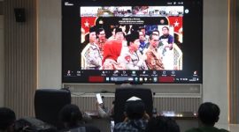 Jajaran Polres Demak bersama awak media mengikuti acara 'Buka Puasa Polri Bersama Media' oleh Mabes Polri secara virtual dari Aula Wichaksana Laghawa, Kamis (13/3/2025).