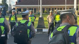 Satuan Lalu Lintas (Satlantas) Polres Wonosobo menggelar apel pemeriksaan kelengkapan perorangan dan kendaraan dinas di halaman Polres Wonosobo, Jumat (14/3).