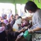 Masyarakat Rembang berebut membeli Pangan Murah di halaman parkir kantor dinas tersebut, Kamis (20/3/2025).