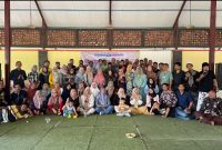 Para alumni SMPN 1 Lasem 94 yang hadir diacara halal bihalal di rumah makan Kebon Jati Kecamatan Pamotan, Kamis (3/4/2025).