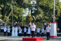 Bupati Wonosobo, Afif Nurhidayat, saat memimpin apel bersama dan halal bihalal seluruh Organisasi Perangkat Daerah (OPD), BUMN, BUMD, serta masyarakat, di Alun-alun Wonosobo, Rabu, (9/4/2025).