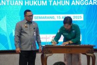 Penandatanganan Perjanjian Pelaksanaan Bantuan Hukum dan Perjanjian Kinerja Tahun Anggaran 2025, berlangsung di Aula Kresna Basudewa, Kanwil Kemenkum Jateng, Selasa (15/4).