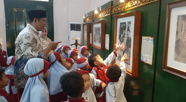 Ratusan Pelajar Padati Museum RA Kartini Rembang.