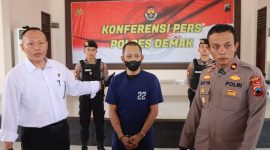 Wakapolres Demak, Kompol Satya Adi Nugroho (kanan), saat gelar perkara di Mapolres Demak, Rabu (16/4/2025).