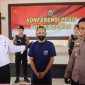 Wakapolres Demak, Kompol Satya Adi Nugroho (kanan), saat gelar perkara di Mapolres Demak, Rabu (16/4/2025).