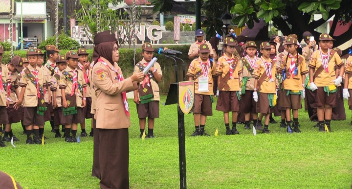 Istri bupati Rembang, Hj. Musringah Harno secara resmi membuka pesta siaga Kwarcab Rembang tahun 2025 di kompleks Kantor Bupati Rembang, Sabtu (19/4/2025). 