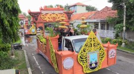 Kirab Pataka dalam rangka memperingati Hari Kartini ke-146, Minggu (20/4/2025) sore.