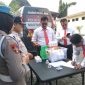 Sipropam Polres Demak menggelar pemeriksaan urin bagi anggota di Polres Demak, Senin (21/4/2024).