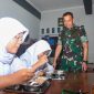 Pangdam IV/Diponegoro, Mayjen TNI Deddy Suryadi, meninjau langsung pelaksanaan Program Makan Bergizi Gratis (MBG), di SMAN 1 Wonosari, Gunung Kidul, Senin (28/4/2025).