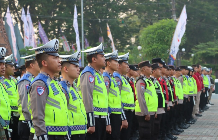 Sebanyak 400 personel Polres Demak siap amankan peringatan hari buruh, 1 Mei 2025.