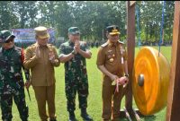 Gubernur Ahmad Luthfi, membuka secara resmin Program TMMD Reguler ke-124 dan TMMD Sengkuyung Tahap II tahun 2025, yang dipusatkan di Lapangan Sitrombo, Kelurahan Pakintelan, Kecamatan Gunungpati, Kota Semarang pada Selasa (6/5/2025).