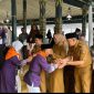 Bupati Wonosobo, Afif Nurhidayat, melepas Calon Jamaah Haji Kloter 86 Asal Wonosobo di Pendopo Kabupaten, Senin (26/5/2025).