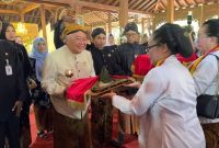 Rombongan Karaton Kasunanan Surakarta melalui utusan dalem KGPH Adipati Dipokusumo bersama Gusti Kanjeng Ratu Alit, Gusti Raden Ayu Koes Rahmaniyah beserta abdi Karaton diterima Sesepuh Ahli Waris Sunan Kalijaga, Muhammad Cahyo Imam Santoso bersama keluarga besar ahli waris Sunan Kalijaga, Rabu (4/6/25) siang.