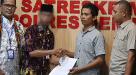 Orang tua korban guru tendang murid dan pelaku bersepakat untuk damai.
