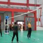 Pertandingan ekshibisi antara gabungan pejabat utama Kodim 0716 Demak dan Polres Demak mengawali 
Turnamen Bola Voli Kapolres Cup 2025 yang berlangsung di Gedung Olahraga (GOR) Kalijaga, Komplek Sport Center Demak, Jum'at (20/6/2025).