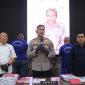 Kapolres Demak, AKBP Ari Cahya Nugraha (tengah) saat konferensi pers di Polres Demak, Selasa (8/7/2025).