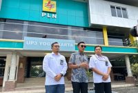 Wakil Menteri BUMN sekaligus Komisaris PT PLN (Persero), Aminuddin Ma’ruf, melakukan kunjungan kerja ke Unit Pelaksana Pelayanan Pelanggan (UP3) Yogyakarta pada Senin (7/7/2025).