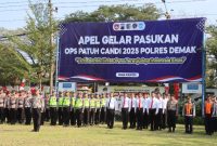 Polres Demak gelar upacara dimulainya Operasi Patuh Candi 2025
di Lapangan Wicaksana Laghawa Polres Demak, Senin (14/7/2025) pagi.