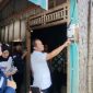 Menteri Energi dan Sumber Daya Mineral (ESDM) Republik Indonesia, Bahlil Lahadalia didampingi Direktur Jenderal Ketenagalistrikan dan jajaran Direksi PT PLN (Persero) meninjau lokasi penerima Bantuan Pasang Baru Listrik (BPBL) Gratis di Desa Cabean, Kecamatan Cepu, Kabupaten Blora.