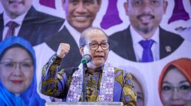 Sekretaris Kementerian (Sesmen) UMKM, Arif Rahman Hakim saat memberikan sambutan pada acara Rakernas Alisa Khadijah-ICMI kedua di Semarang, Rabu (30/7).