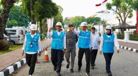 Direktur Utama PLN, Darmawan Prasodjo, meninjau langsung kesiapan suplai listrik andal untuk rangkaian Upacara Peringatan Hari Ulang Tahun (HUT) ke-80 Kemerdekaan Republik Indonesia yang digelar di Istana Merdeka, Jakarta, Minggu (17/8). 
