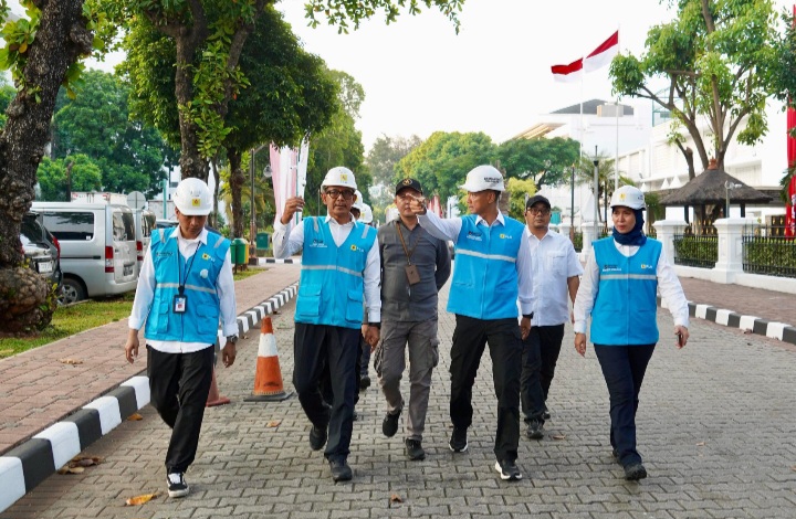 Direktur Utama PLN, Darmawan Prasodjo, meninjau langsung kesiapan suplai listrik andal untuk rangkaian Upacara Peringatan Hari Ulang Tahun (HUT) ke-80 Kemerdekaan Republik Indonesia yang digelar di Istana Merdeka, Jakarta, Minggu (17/8). 
