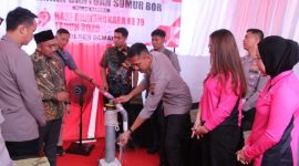 Kapolres Demak, AKBP Ari Cahya Nugraha meresmikan sumur bor di Dukuh Pongangan, Desa Purworejo, Kecamatan Bonang, Kabupaten Demak, Jumat (22/8/2025).