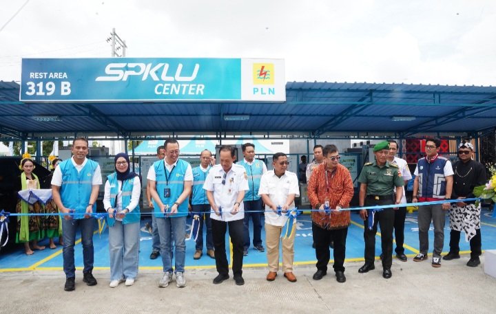 Peresmian SPKLU Center di Rest Area (RA) 319B dan 275A Tol Trans-Jawa, Pemalang, Rabu (20/8/2025).
