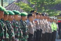 Anggota Polres Demak dan Kodim 0716/Demak mengikuti apel bersama, Minggu (31/8/2025).