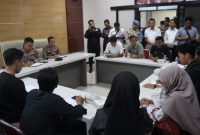 Kapolres Demak, AKBP Ari Cahya Nugraha, menerima HMI di Aula Mapolres Demak, Senin (1/9/2025).
