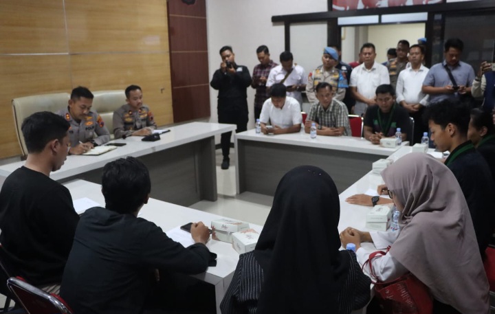 Kapolres Demak, AKBP Ari Cahya Nugraha, menerima HMI di Aula Mapolres Demak, Senin (1/9/2025).

