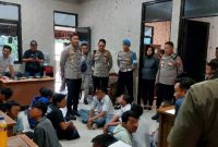 Sebanyak 58 orang, terdiri dari 6 warga dan 52 pelajar, yang diduga akan melakukan aksi demonstrasi di gedung DPRD Kabupaten Demak diamankan pihak Kepolisian pada Selasa (2/9). 