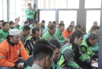 Puluhan pengemudi Ojol Demak menggelar do'a 7 hari meninggalnya Affan Kurniawan, Kamis (4/9).
