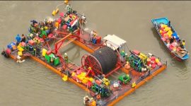Pembangunan kabel laut berkapasitas 2 x 10,23 Megawatt (MW) di Pulau Nusakambangan.
