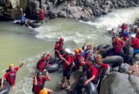 Wisata Tubing Genting di desa Wisata Getas, Kabupaten Kendal.