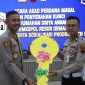Kapolres Demak, AKBP Ari Cahya Nugraha penyerahan kunci dan sertifikat secara simbolis kepada salahsatu anggota Polres Demak.