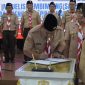 Kepala BNNP Jawa Tengah, Brigjen. Pol. Dr. H. Agus Rohmat menandatangani Pengukuhan dan Pelantikan Pengurus Saka Anti Narkoba Kabupaten Kendal masa bakti 2025–2030 di Pendopo Tumenggung Bahurekso, Kabupaten Kendal, Kamis (25/9).