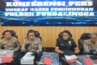 Kapolres Purbalingga, AKBP Achmad Akbar  didampingi Wakapolres, Kompol Agus Amjat, Kasat Reskrim, AKP Siswanto dan Kasi Humas, AKP Setyo Hadi saat jumpa pers di Aula Wicaksana Laghawa, Mapolres Purbalingga, Rabu (1/10/2025) siang.
