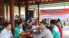 Silaturahmi Polres Demak dan  paguyuban driver ojek online, sopir truk, dan komunitas buruh di RJ Resto, Demak, Kamis (16/10/2025).
