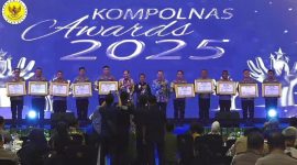 Penyerahan penghargaan Kompolnas Awards 2025, di di Hotel Merlynn Park, Jakarta, Kamis (16/10/2025).