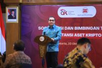 Kepala Eksekutif Pengawas Inovasi Teknologi Sektor Keuangan, Aset Keuangan Digital, KepalaEksekutif Pengawas Inovasi Teknologi Sektor 
Keuangan, Aset Keuangan Digital, dan Aset Kripto (IAKD) OJK, Hasan Fawzi, sedang memberikan sambutan.